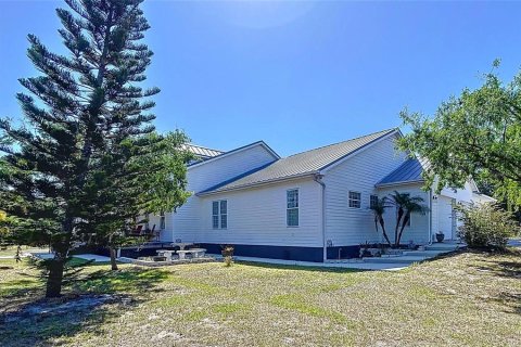House in Lakeland, Florida 3 bedrooms, 335.1 sq.m. № 1651183 - photo 12