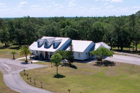 House in Lakeland, Florida 3 bedrooms, 335.1 sq.m. № 1651183 - photo 17