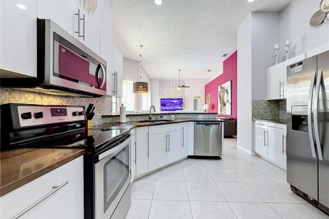 Villa ou maison à vendre à Davenport, Floride: 5 chambres, 199.93 m2 № 2147748 - photo 3