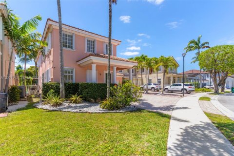 Villa ou maison à vendre à Homestead, Floride: 3 chambres, 245.35 m2 № 2068226 - photo 3