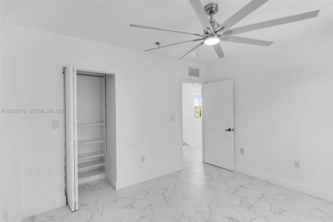 Villa ou maison à vendre à Homestead, Floride: 3 chambres, 245.35 m2 № 2068226 - photo 15