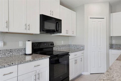 House in Riverview, Florida 4 bedrooms, 179.77 sq.m. № 1828628 - photo 20