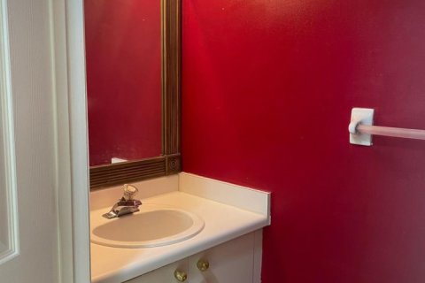 Снять в аренду таунхаус в Дирфилд-Бич, Флорида 3 спальни, 128.76м2, № 1070426 - фото 1