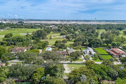 Terreno en venta en Miami Springs, Florida № 1849263 - foto 9