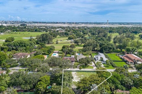 Terreno en venta en Miami Springs, Florida № 1849263 - foto 12