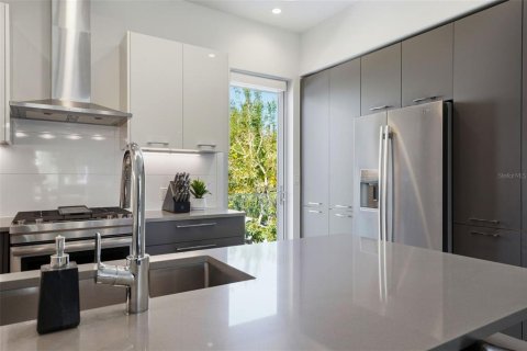 Touwnhouse à vendre à Sarasota, Floride: 3 chambres, 213.68 m2 № 2142298 - photo 17