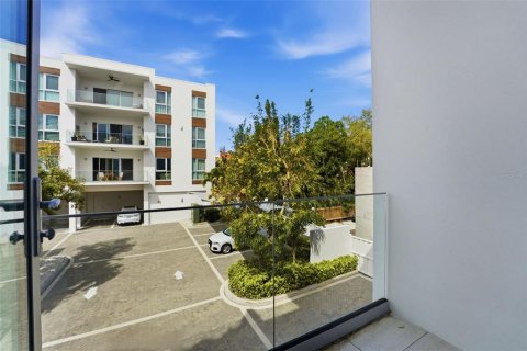 Touwnhouse à vendre à Sarasota, Floride: 3 chambres, 213.68 m2 № 2142298 - photo 21