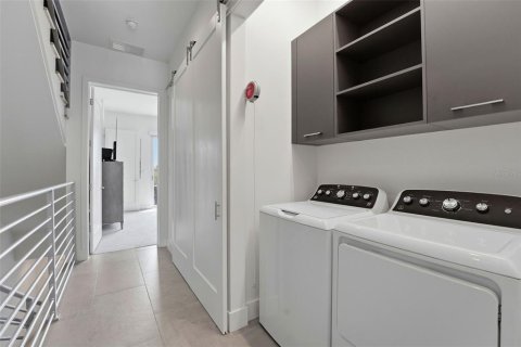 Touwnhouse à vendre à Sarasota, Floride: 3 chambres, 213.68 m2 № 2142298 - photo 24