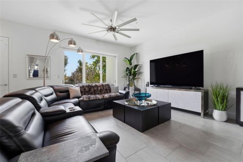 Touwnhouse à vendre à Sarasota, Floride: 3 chambres, 213.68 m2 № 2142298 - photo 12
