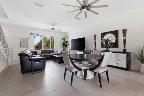 Touwnhouse à vendre à Sarasota, Floride: 3 chambres, 213.68 m2 № 2142298 - photo 13