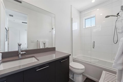 Touwnhouse à vendre à Sarasota, Floride: 3 chambres, 213.68 m2 № 2142298 - photo 29