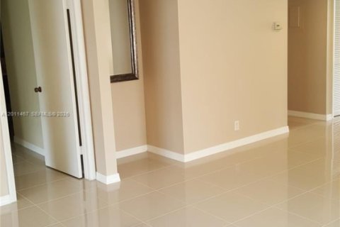 Condo in Weston, Florida, 2 bedrooms  № 2075269 - photo 10