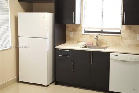 Condo in Weston, Florida, 2 bedrooms  № 2075269 - photo 5
