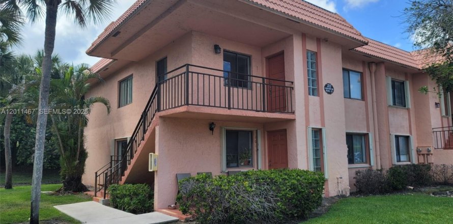 Condo in Weston, Florida, 2 bedrooms  № 2075269
