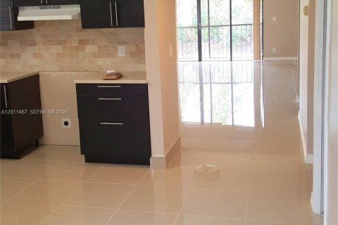 Condo in Weston, Florida, 2 bedrooms  № 2075269 - photo 4