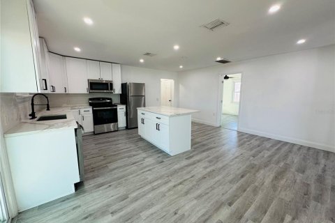 Casa en alquiler en Clearwater, Florida, 3 dormitorios, 138.42 m2 № 1906198 - foto 6