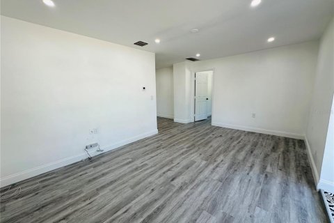 Casa en alquiler en Clearwater, Florida, 3 dormitorios, 138.42 m2 № 1906198 - foto 9