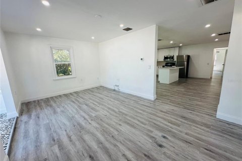 Casa en alquiler en Clearwater, Florida, 3 dormitorios, 138.42 m2 № 1906198 - foto 4