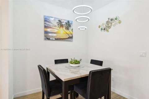 Купить таунхаус в Хомстед, Флорида 3 спальни, 159.05м2, № 1801205 - фото 13