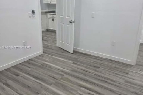 Villa ou maison à louer à West Park, Floride: 2 chambres, 116.78 m2 № 2171871 - photo 14