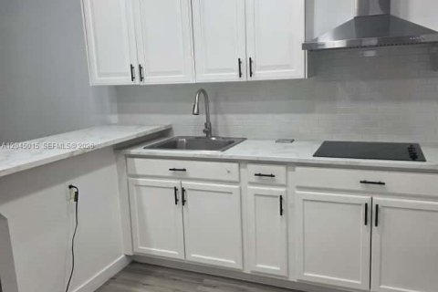 Villa ou maison à louer à West Park, Floride: 2 chambres, 116.78 m2 № 2171871 - photo 7