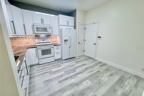 Townhouse in Palm Harbor, Florida 2 bedrooms, 153.94 sq.m. № 1835743 - photo 6