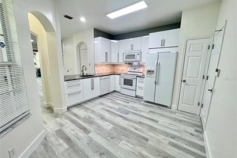 Townhouse in Palm Harbor, Florida 2 bedrooms, 153.94 sq.m. № 1835743 - photo 5