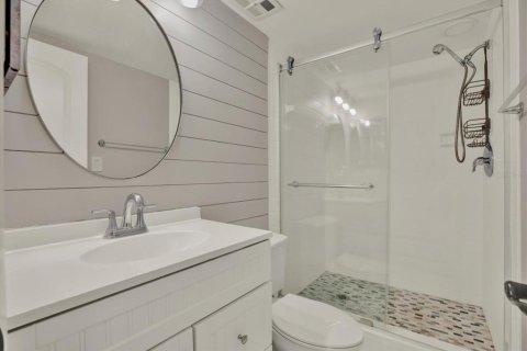 Condo in Saint Pete Beach, Florida, 2 bedrooms  № 2403309 - photo 26