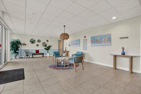 Condo in Saint Pete Beach, Florida, 2 bedrooms  № 2403309 - photo 29