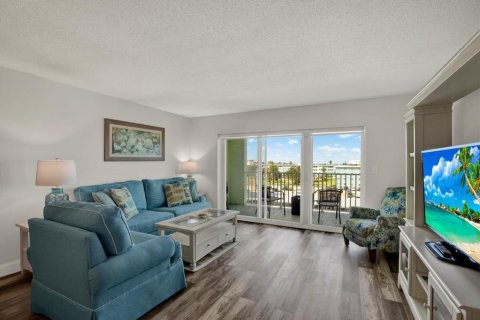 Condo in Saint Pete Beach, Florida, 2 bedrooms  № 2403309 - photo 13