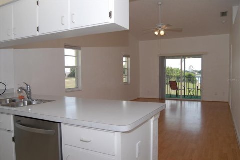 Copropriété à louer à Punta Gorda, Floride: 3 chambres, 117.52 m2 № 2404850 - photo 7