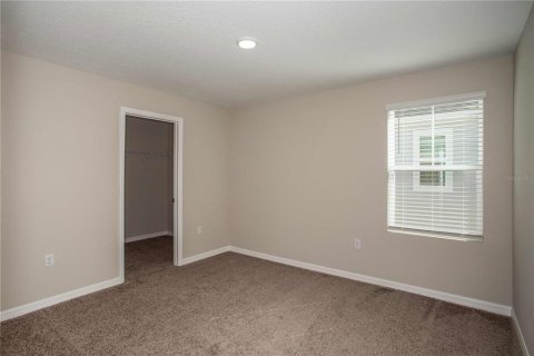 House in Davenport, Florida 5 bedrooms, 279.73 sq.m. № 1909587 - photo 10