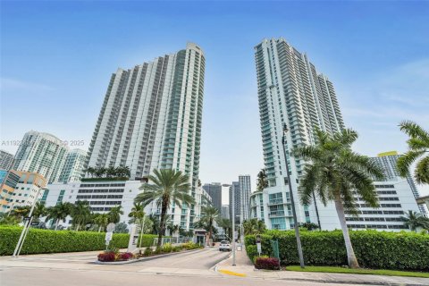 Copropriété à vendre à Miami, Floride: 3 chambres, 212.65 m2 № 1977478 - photo 29