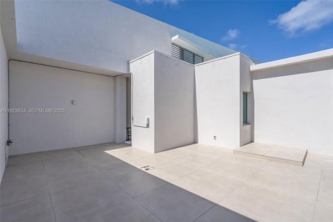 Copropriété à vendre à Miami, Floride: 3 chambres, 212.65 m2 № 1977478 - photo 1