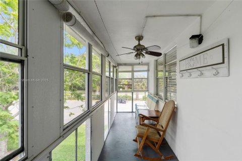 Купить кондоминиум в Дирфилд-Бич, Флорида 2 спальни, 76.18м2, № 2015055 - фото 23