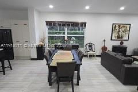 House in Weston, Florida 5 bedrooms, 345.13 sq.m. № 1972267 - photo 7