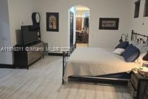 House in Weston, Florida 5 bedrooms, 345.13 sq.m. № 1972267 - photo 26