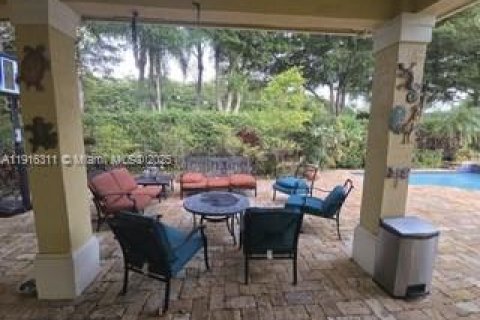 House in Weston, Florida 5 bedrooms, 345.13 sq.m. № 1972267 - photo 24