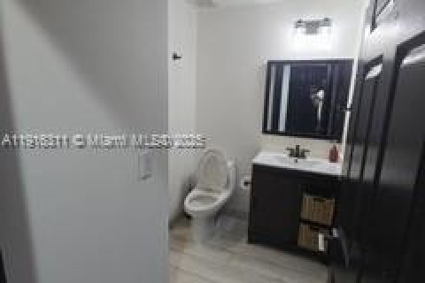 House in Weston, Florida 5 bedrooms, 345.13 sq.m. № 1972267 - photo 27