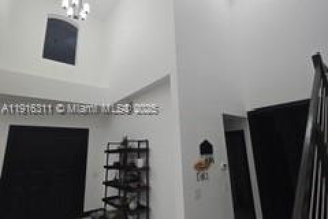 House in Weston, Florida 5 bedrooms, 345.13 sq.m. № 1972267