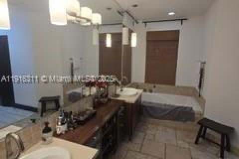 House in Weston, Florida 5 bedrooms, 345.13 sq.m. № 1972267 - photo 13
