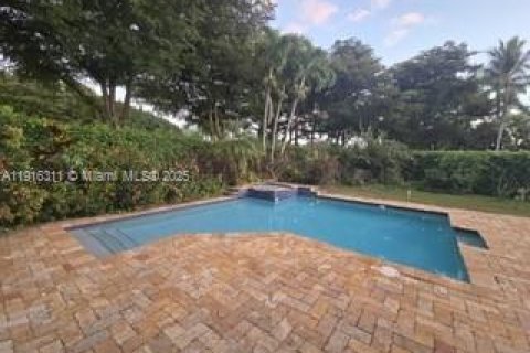 House in Weston, Florida 5 bedrooms, 345.13 sq.m. № 1972267 - photo 20