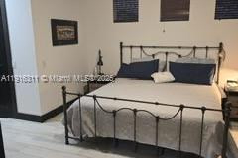 House in Weston, Florida 5 bedrooms, 345.13 sq.m. № 1972267 - photo 25