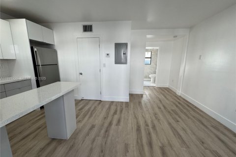 Appartement à louer à Miami, Floride: 1 chambre, 92.9 m2 № 1986403 - photo 2