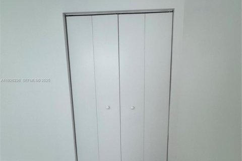 Appartement à louer à Miami, Floride: 1 chambre, 92.9 m2 № 1986403 - photo 15