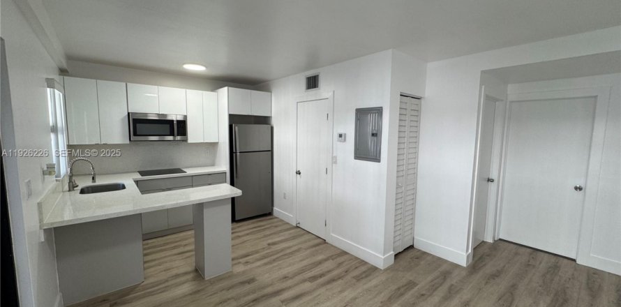 Appartement à Miami, Floride 1 chambre, 92.9 m2 № 1986403
