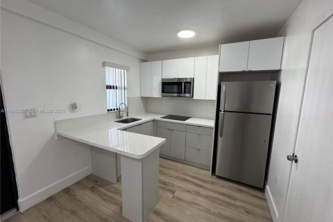 Appartement à louer à Miami, Floride: 1 chambre, 92.9 m2 № 1986403 - photo 4
