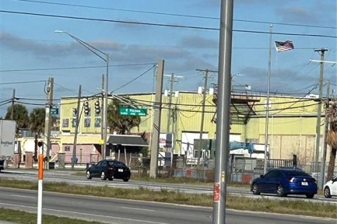 Immobilier commercial à louer à Tampa, Floride: 371.61 m2 № 2092246 - photo 11