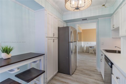 Copropriété à vendre à Miami Beach, Floride: 2 chambres, 81.57 m2 № 1945263 - photo 15
