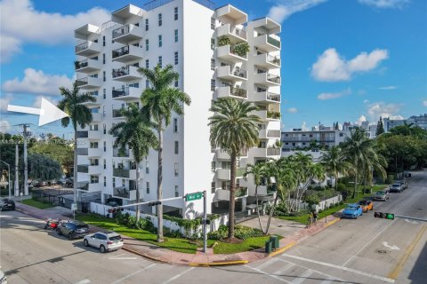 Copropriété à vendre à Miami Beach, Floride: 2 chambres, 81.57 m2 № 1945263 - photo 2